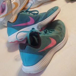 SOLD SOLD SOLD Nike shoes size 5Y